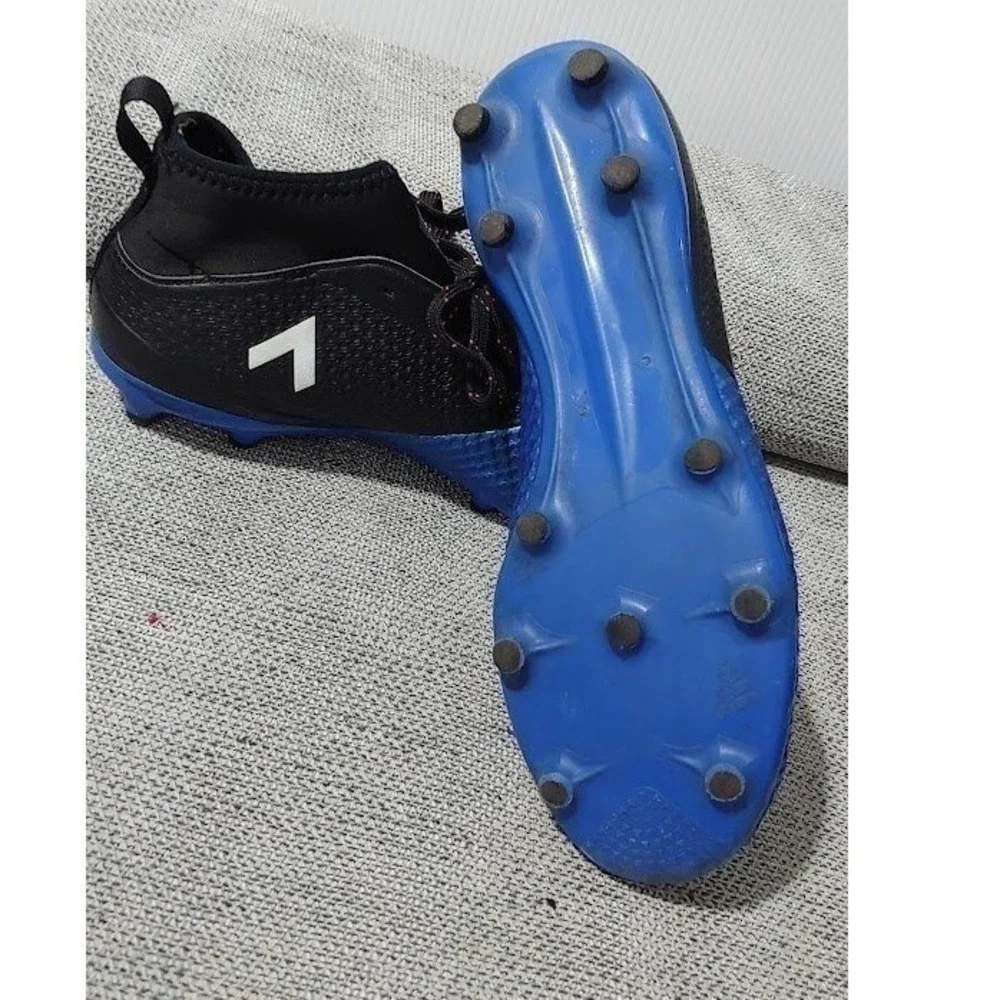 Adidas Predator  Men's 7 Black Blue Indoor Turf Soccer Shoes  PRB698001